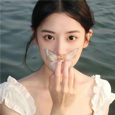 蒙面纱的男子